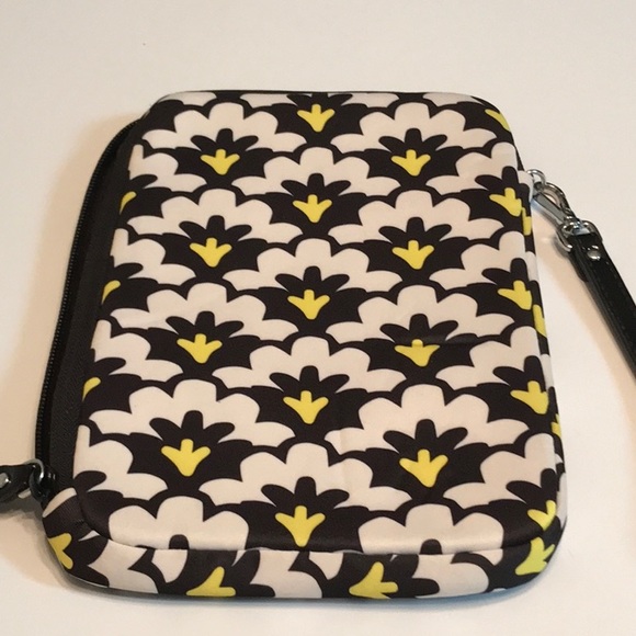 Preowned Vera Bradley soft neoprene 8” iPad carrying case - Fanfare - Picture 3 of 3